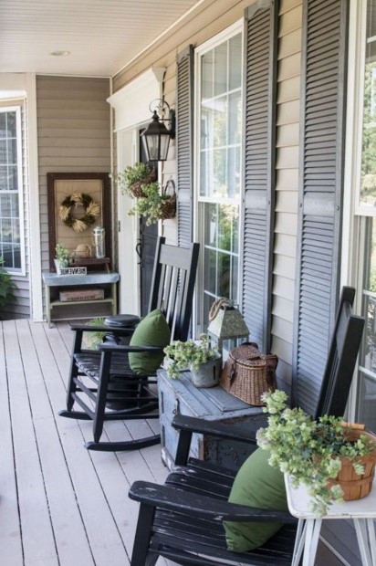 Elevate Your Home’s Curb Appeal: Tips for Furnishing Your Front Porch